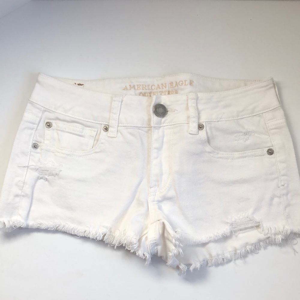 American Eagle stretch distressed jean shorts size 2